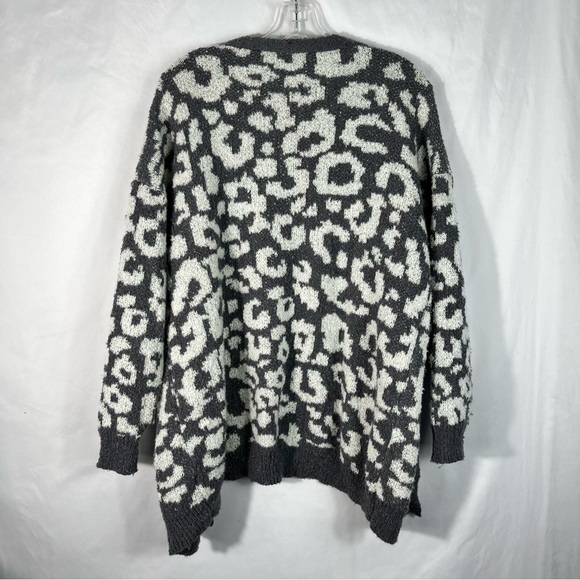 Dreamers by Debut White & Gray Plush Leopard Oversized Eyelash Knit Cardigan S - Picture 5 of 5